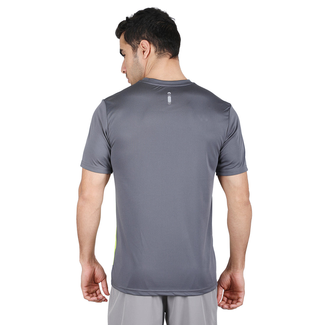 Yonex 1702 Mens Round Neck T-Shirt Apparel
